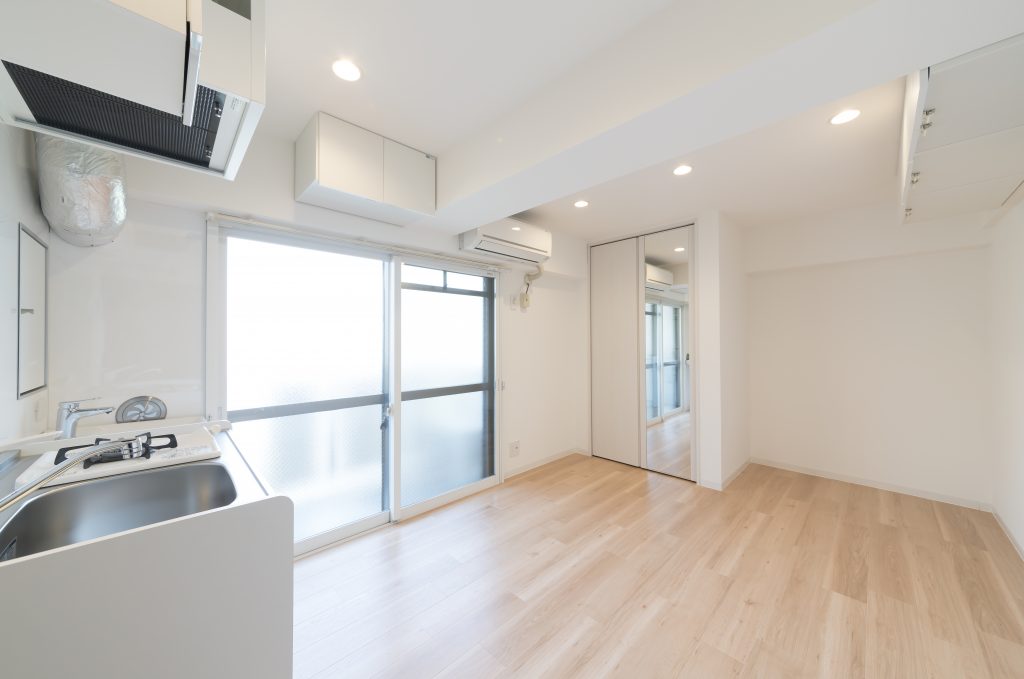 Piso moderno reformado con pladur